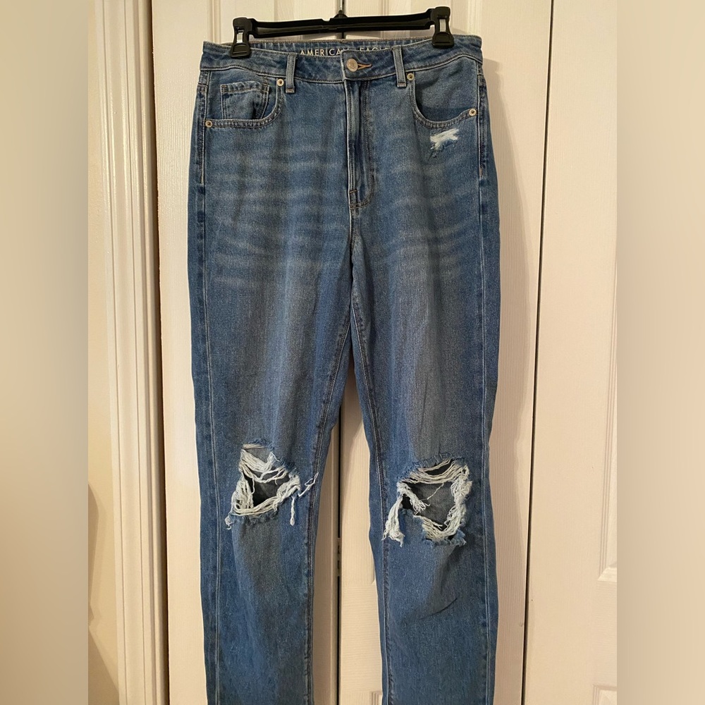 American Eagle Women’s High Rise Mom Jean